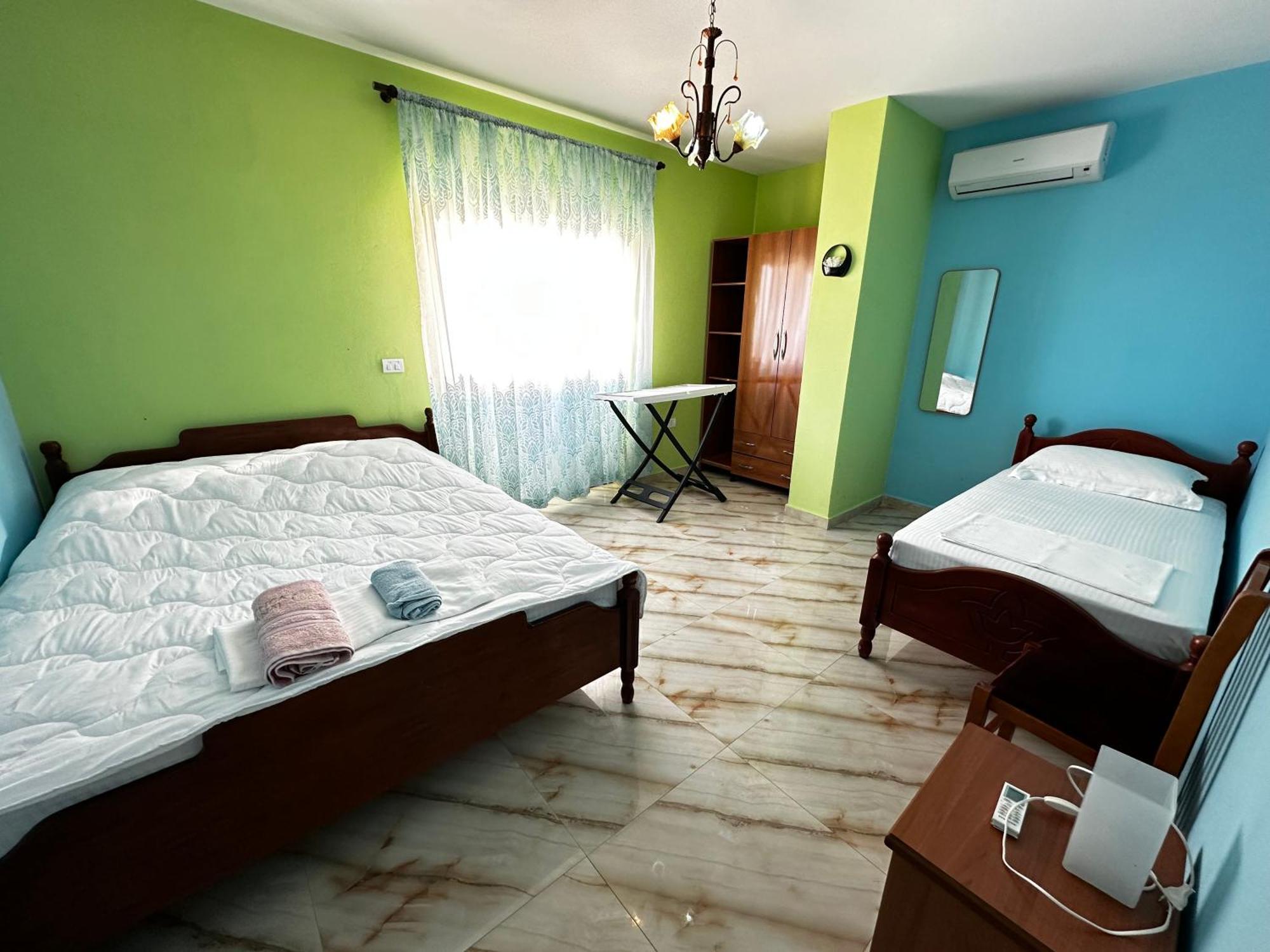 Romance Holiday Garden Inn ดูร์เรส ภายนอก รูปภาพ