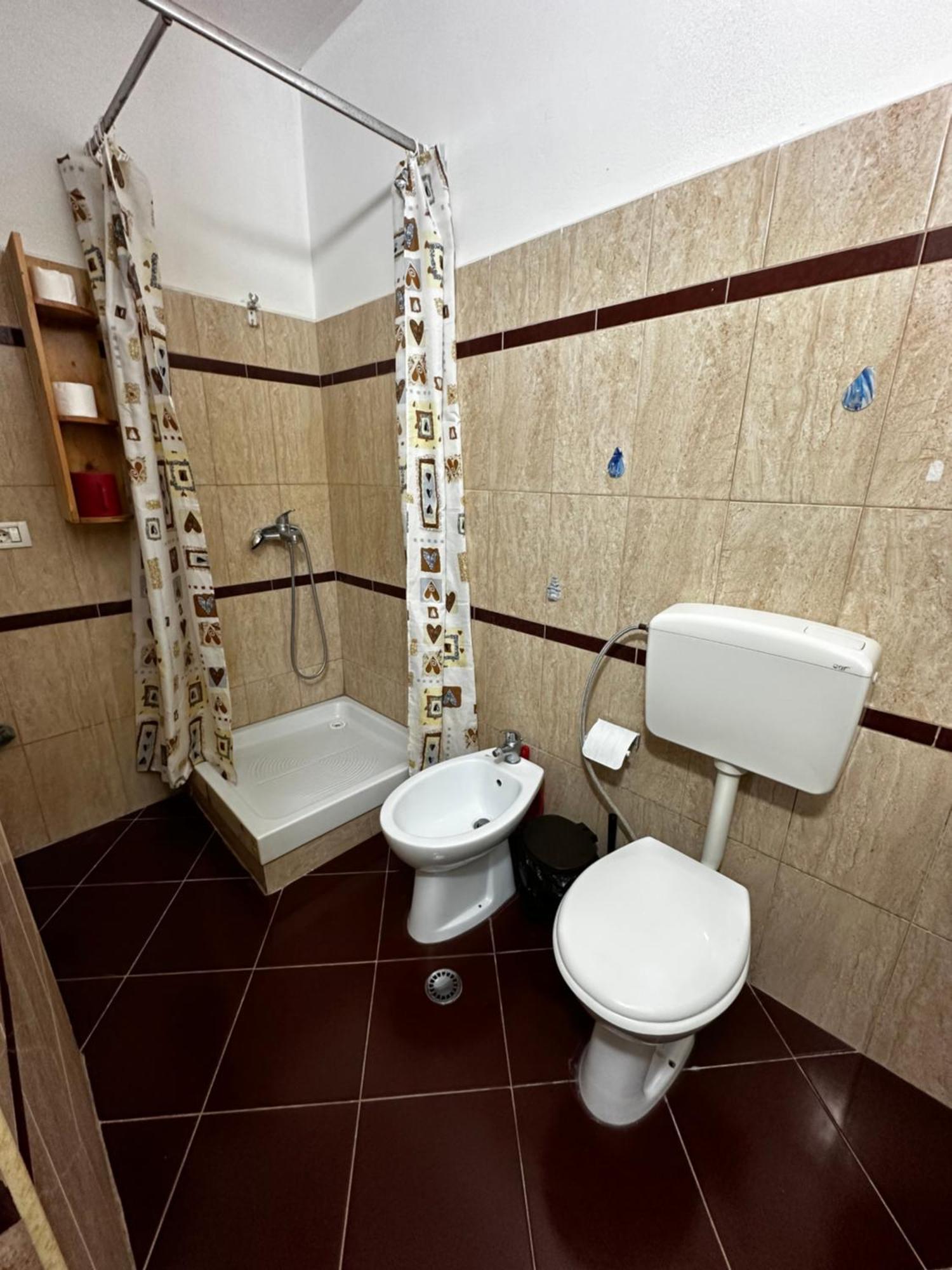 Romance Holiday Garden Inn ดูร์เรส ภายนอก รูปภาพ
